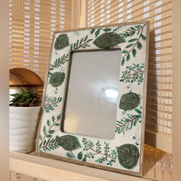 Botanical Picture Frame - Picture 2 of 3